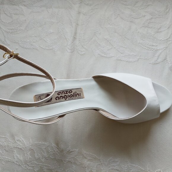 Enzo Angiolini Heels Italy, White, Size 7 - Picture 2 of 6